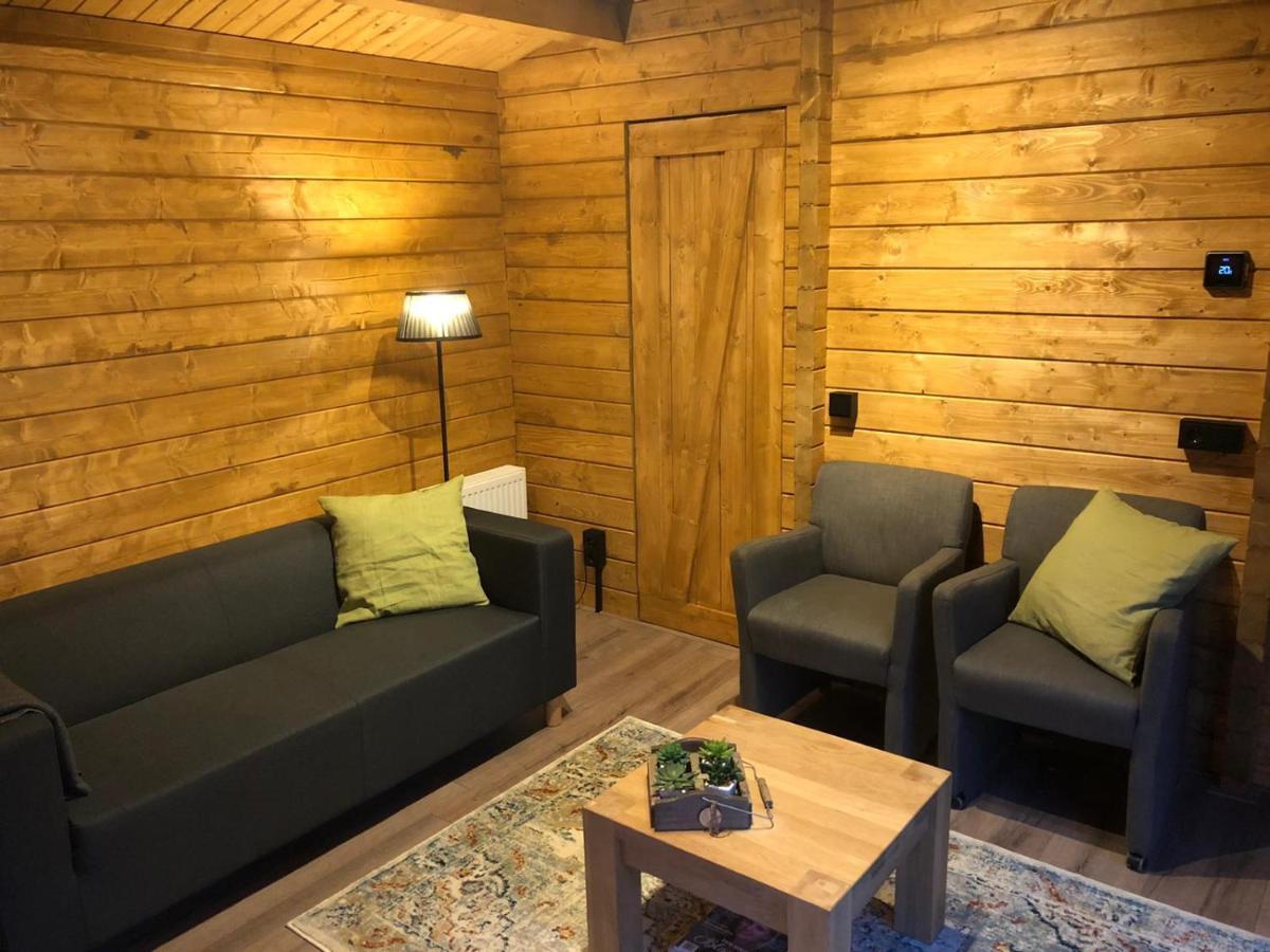 3 Slaapkamer Blokhut Met Opgemaakte Bedden Villa Putten Exterior photo