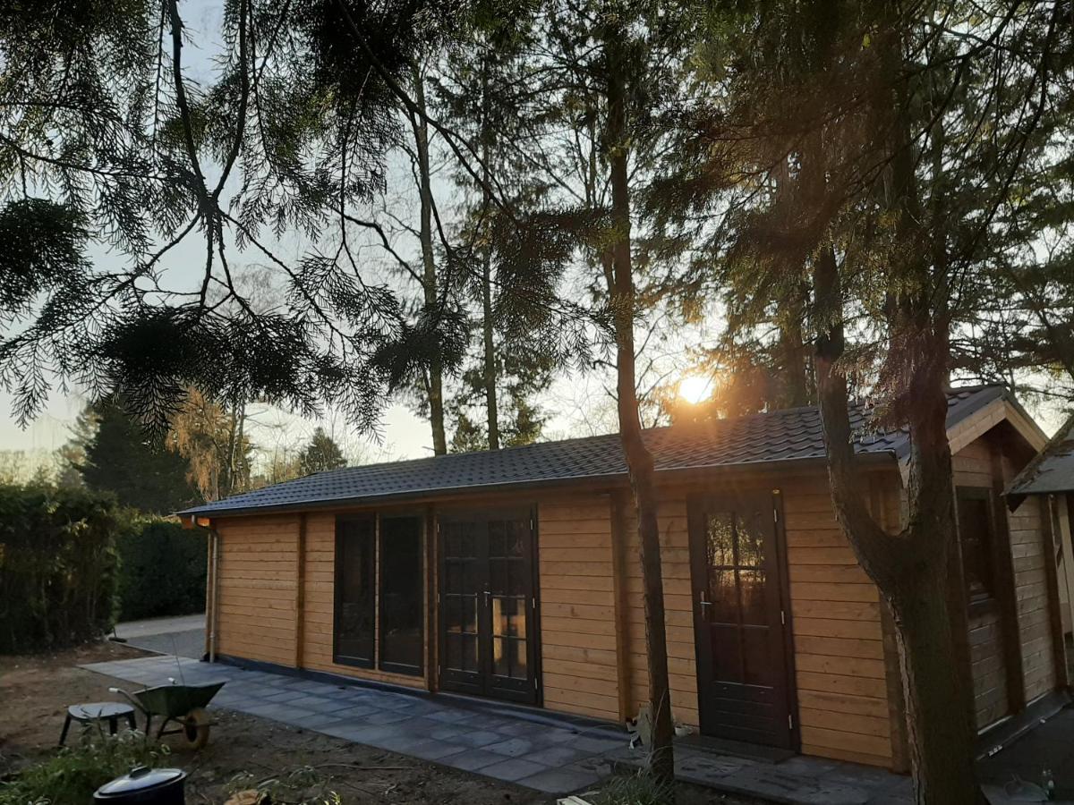 3 Slaapkamer Blokhut Met Opgemaakte Bedden Villa Putten Exterior photo